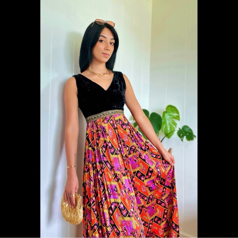 Elegant Black and Multicolor Maxi Dress Vintage 80s - Picture 2 of 5